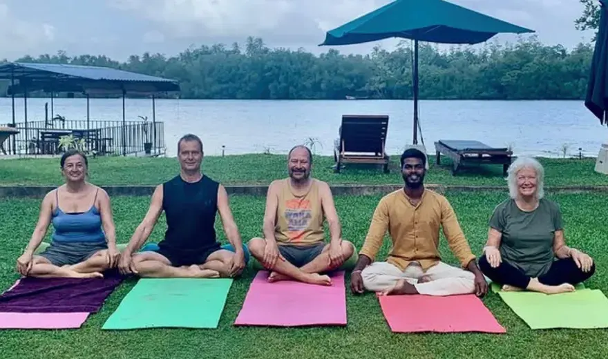 Yoga & Breath (1 Hour)
